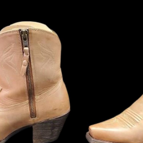 Ariat Lovely Booties - Sz. 6.5 - Picture 2 of 7